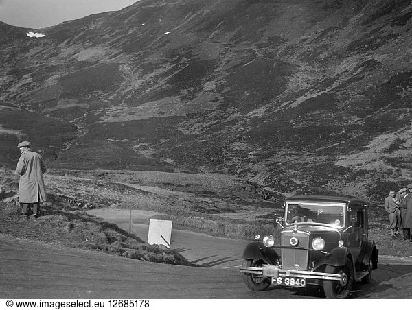 Morris Ten Limousine von Miss JEB Richardson bei der RSAC Scottish Rally  Devils Elbow  Glenshee  1934. Künstler: Bill Brunell.