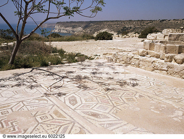 Mosaik unter einer Klippe Ruinen  Curium (Kourion) (Kurion)  Zypern  Europa