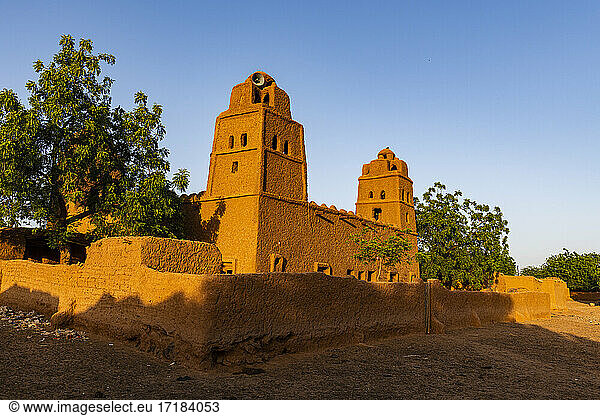 Moschee im sudanesisch-sahelischen Architekturstil in Yamma  Sahel  Niger  Afrika