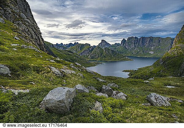 Mountain landscape  Forsfjorden  Moskenesöy  Lofoten  Nordland  Norway  Europe