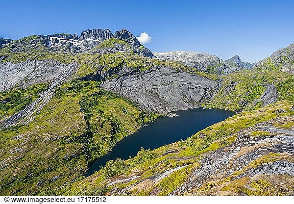Mountain landscape  lake Tridalsvatnet  Moskenesöy  Lofoten  Nordland  Norway  Europe
