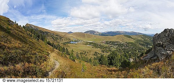 Mountain landscape  Nockberge Biosphere Reserve  Lake Falkertsee  Carinthia  Austria  Europe