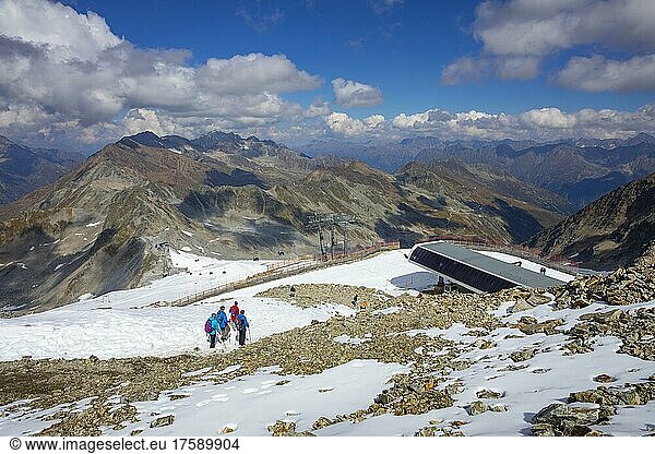 Mountain station of the Schwarze Schneidbahn at the Rettenbach glacier  Sölden  Ötztal  Ötztal Alps  Tyrol  Austria  Europe