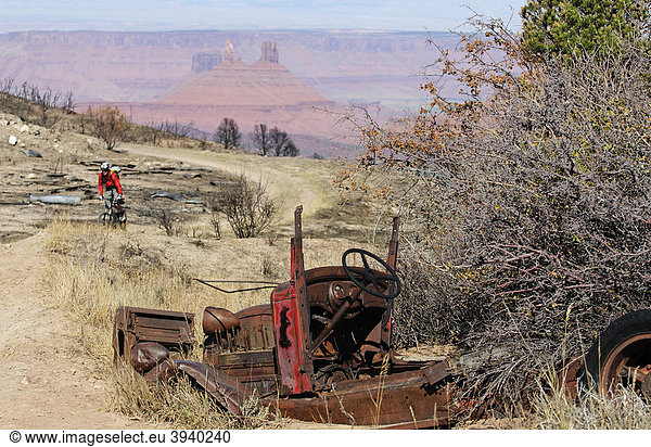Mountainbiker  Hazard County Bike-Trail  Moab  Utah  USA