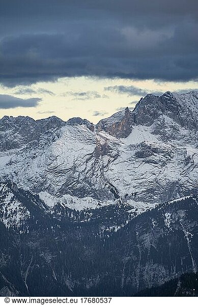 Mountains with snow  mountain landscape  Wetterstein mountains  evening mood  Bavaria  Germany  Europe