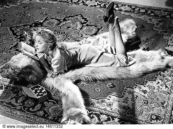 movie The Last Waltz (Der Letzte Walzer) DEU 1953 director: Arthur Maria Rabenalt scene with: Anneliese Kaplan