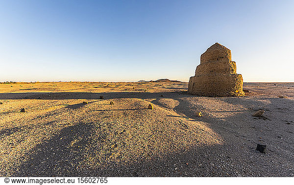 Muslimischer Friedhof in der Nähe der Ruinen eines osmanischen Forts; Insel Sai  Nubien  Nordstaat  Sudan