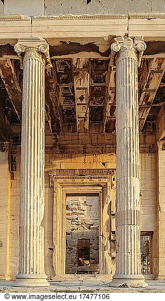 Nördliche Veranda des Erechtheion  Erechtheion  Akropolis von Athen  Athen  Griechenland  Europa