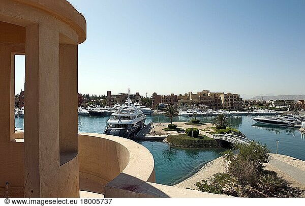 Nachgebauter Leuchtturm  Abu Tig Marina  Jachthafen  Yachthafen  el-Guna  Ägypten  Afrika