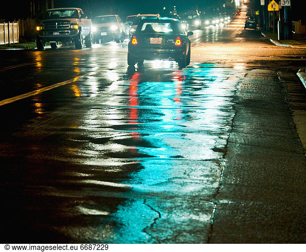 Nacht  nass  Straße  Straßenverkehr