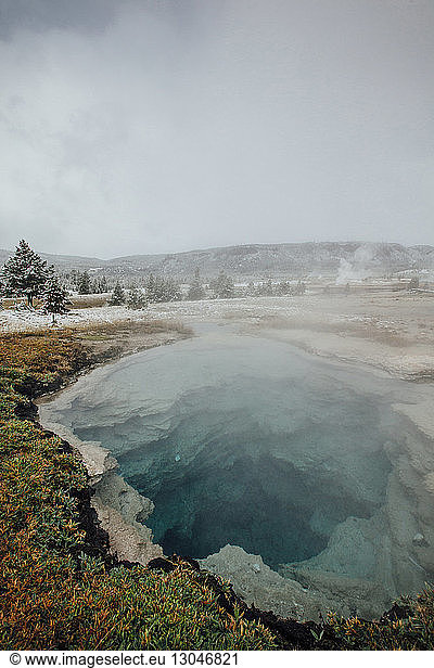 Nahaufnahme einer heißen Quelle im Yellowstone-Nationalpark
