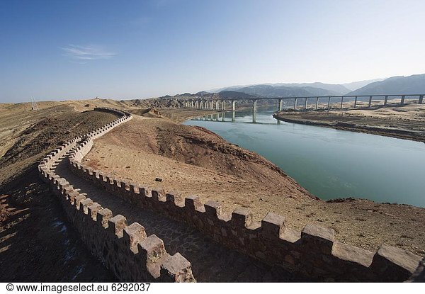 nahe  gelb  Wüste  Chinesische Mauer  Fluss  China  UNESCO-Welterbe  Asien