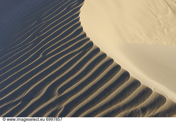 nahe  Strand  Sand  gewellt  Düne  Andalusien  Cadiz  Costa de la Luz  Spanien