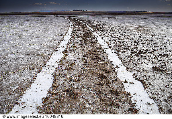Namak-See (Daryacheh-ye Namak)  Salzsee  etwa 100 km östlich der Stadt Qom  Iran