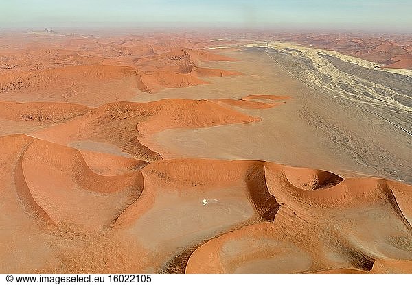 Namib-Sandmeer. Wüstenlandschaften. Sossusvlei. Namib-Naukluft-Nationalpark. Bei Sesriem. Namibia.