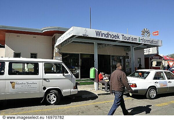 Namibia: Das Windhoek Tourist Information Center hilft Touristen und Besuchern  sich zurechtzufinden.