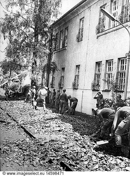 natural disaster/catastrophe  cleanup  Munich  12.7.1984