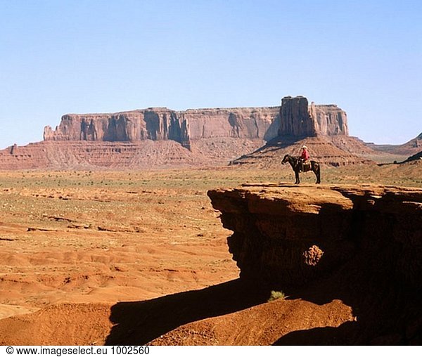 Navajo Indian Horseman  Denkmal-Senke. Arizona/Utah  USA