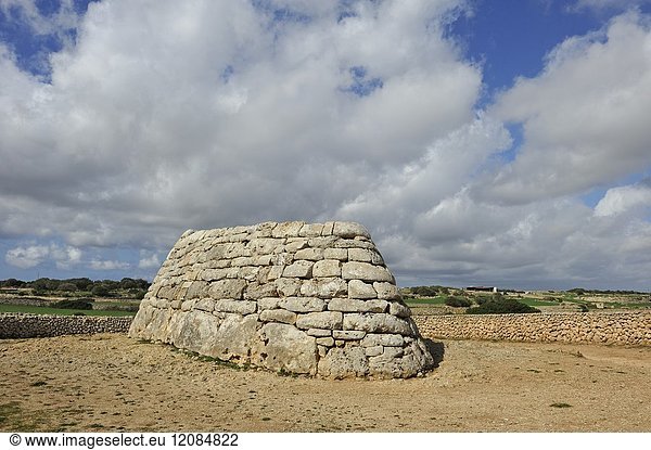 Naveta d'Es Tudon  megalithic chamber tomb (1130-820 BC)  Menorca  Balearic Islands  Spain  Europe.
