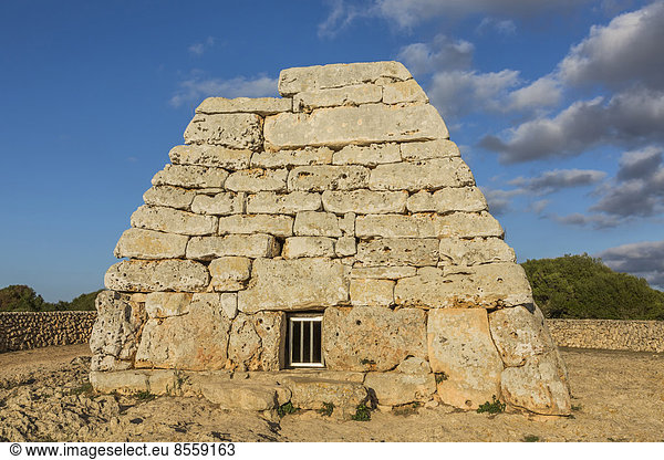 Naveta des Tudons  Begrabungsstätte  Menorca  Spanien