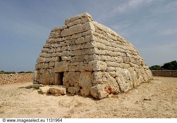 Naveta des Tudons  funerary Tempel (2. 000 v.Chr.). Menorca. Spanien