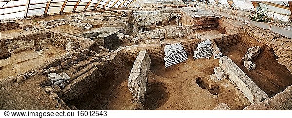 Neolithische Mauerreste von Lehmziegelhäusern im nördlichen Grabungsgebiet 7500 v. Chr. bis 5700 v. Chr. archäologische Stätte Catalyhoyuk ?umra Konya Türkei.