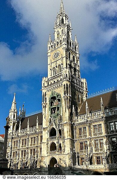 Neues Rathaus von München am Marienplatz mit dem Sitz des Oberbürgermeisters der bayerischen Landeshauptstadt - Deutschland.