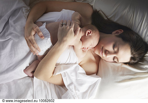 Neugeborenes neugeboren Neugeborene Bett schlafen Mutter - Mensch Baby