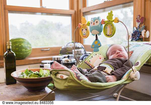 Neugeborenes  neugeboren  Neugeborene  Europäer  Sitzmöbel  schlafen  Baby  Sitzplatz