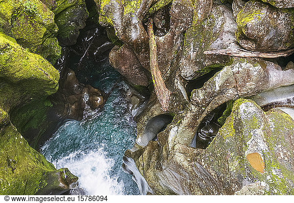 Neuseeland  Ozeanien  Südinsel  Southland  Fiordland National Park  Cleddau Fluss und Wasserfall