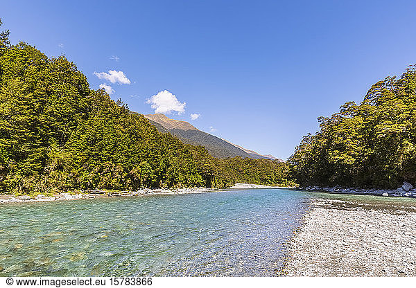 Neuseeland  Queenstown-Lakes District  Makarora  Makarora River im Sommer