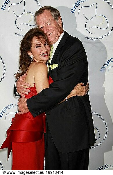 New York  NY 26.10.2009.Susan Lucci & Ehemann Helmut.The New York Society for the Prevention.of Cruelty to Children's Annual Gala honoring.Susan Lucci And Andrea Jung  583 Park Ave..Photo by Adam Scull-PHOTOlink