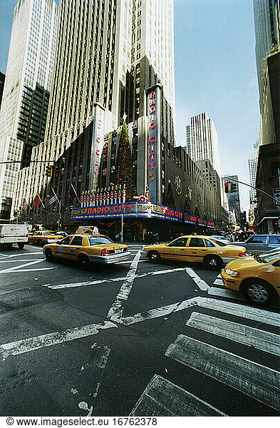 New York (USA) 
Radio City Music Hall  1260 Sixth Avenue (built 1930). Exterior view. Photo  November 2000.