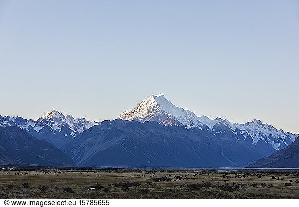 New Zealand  Oceania  South Island  Canterbury  Ben Ohau  Southern Alps (New Zealand Alps)  Mount Cook National Park  Aoraki / Mount Cook covered with snow