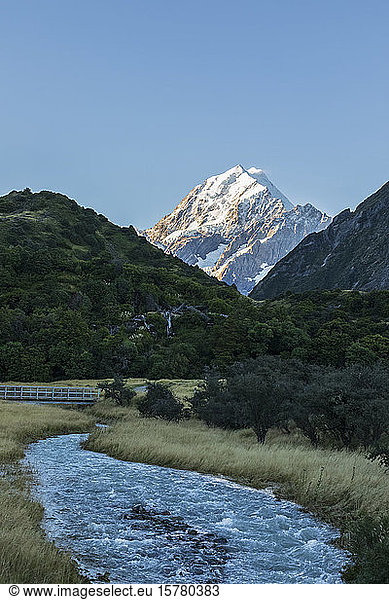 New Zealand  Oceania  South Island  Canterbury  Ben Ohau  Southern Alps (New Zealand Alps)  Mount Cook National Park  Aoraki / Mount Cook covered with snow and Hooker Valley