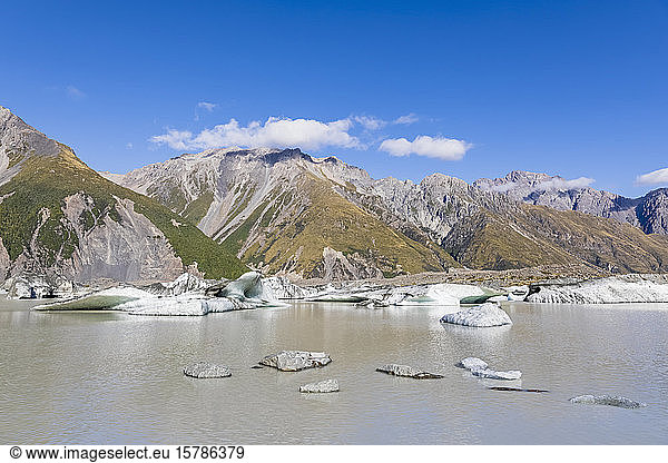 New Zealand  Oceania  South Island  Canterbury  Ben Ohau  Southern Alps (New Zealand Alps)  Mount Cook National Park  Tasman Lake with ice floes