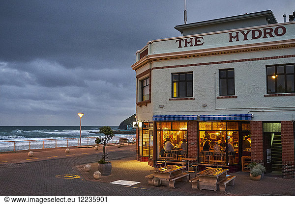 New Zealand  South Island  Dunedin  bar at the sea at dusk