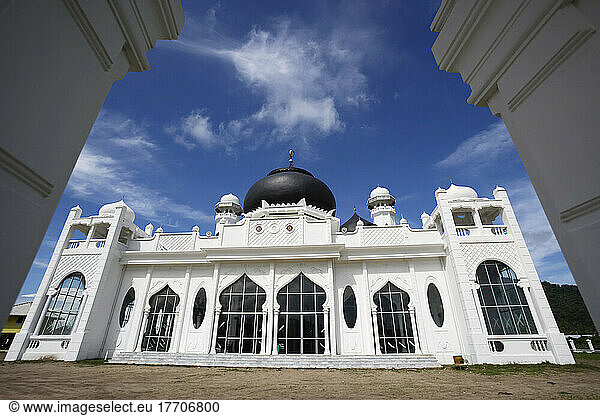 Newly Rebuilt Mosque Replaces One Destroyed During The Indian Ocean Earthquake And Tsunami In 2004; Aceh Province  Sumatra  Indonesia