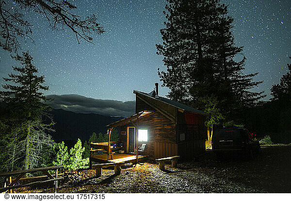 Night photo of a cabin in the north cascades