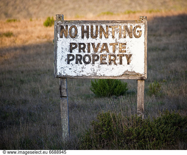 No Hunting Private Property Sign