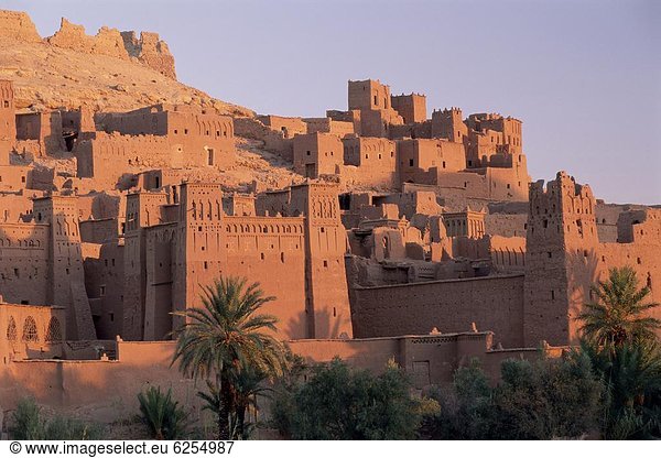 Nordafrika Beleuchtung Licht Gebäude befestigen UNESCO-Welterbe Afrika Ait Benhaddou Kasbah Marokko Schlamm Ouarzazate