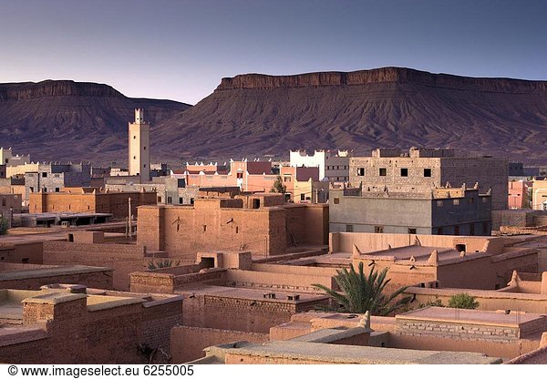 Nordafrika  entfernt  Morgen  baden  über  Stadt  Sonnenlicht  Ansicht  Afrika  Minarett  modern  Marokko