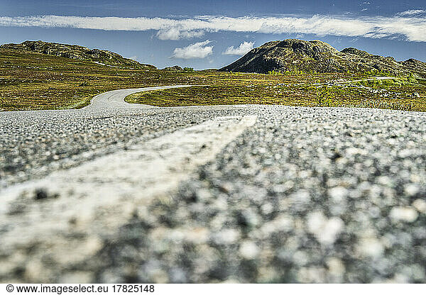 Norway  Vestfold og Telemark  Asphalt road near Gaustatoppen mountain