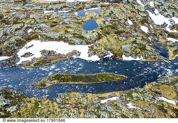 Norway  Vestland  Drone view of river Vakavadjuvet flowing through Hardangervidda plateau