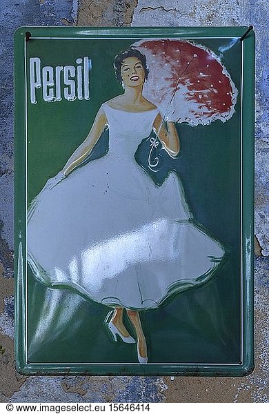 Nostalgisches Metall-Werbeschild  Waschmittel Persil aus den 1950er Jahren  Bayern  Deutschland  Europa