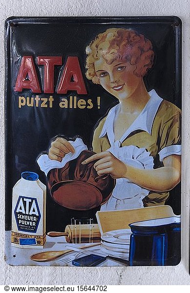 Nostalgisches Werbeschild aus Blech  Reinigungsmittel Ata aus den 1950er Jahren  Bayern  Deutschland  Europa