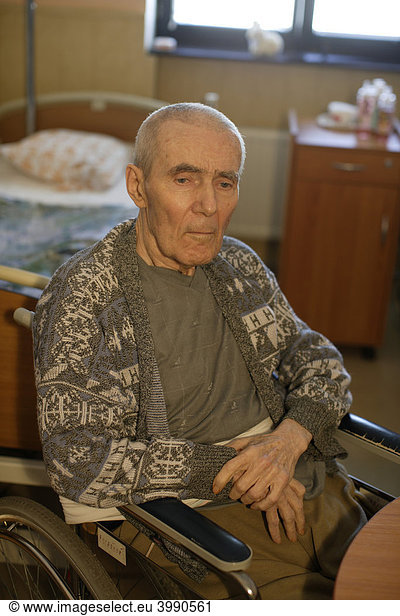 Nursing home  elderly man