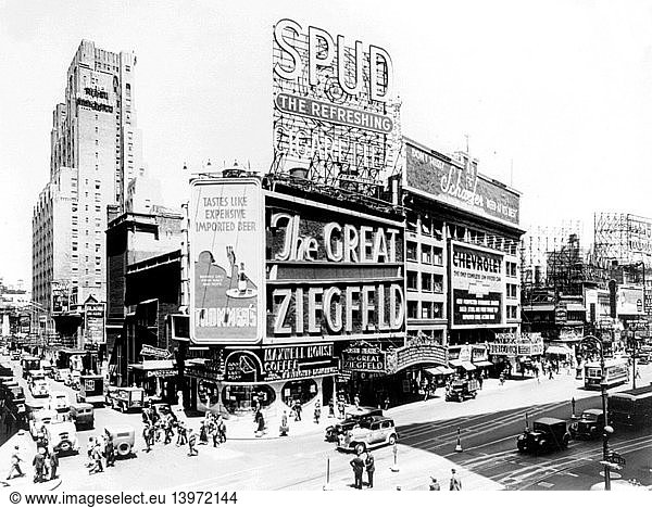 NYC  Times Square  Astor Theatre  1936