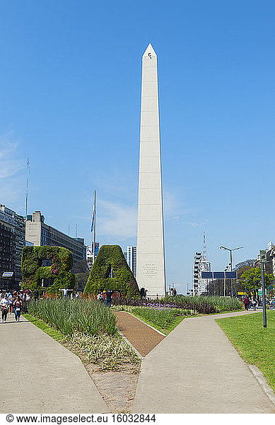 Obelisk on Avenue 9 de Julio  Buenos Aires  Argentina  South America
