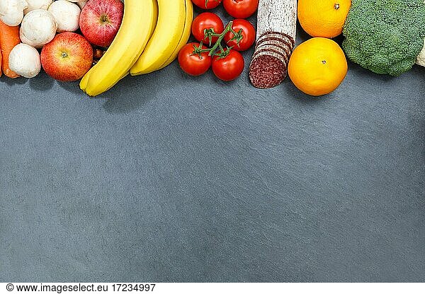 Obst und Gemüse Lebensmittel Früchte Schieferplatte Textfreiraum von oben Aufsicht